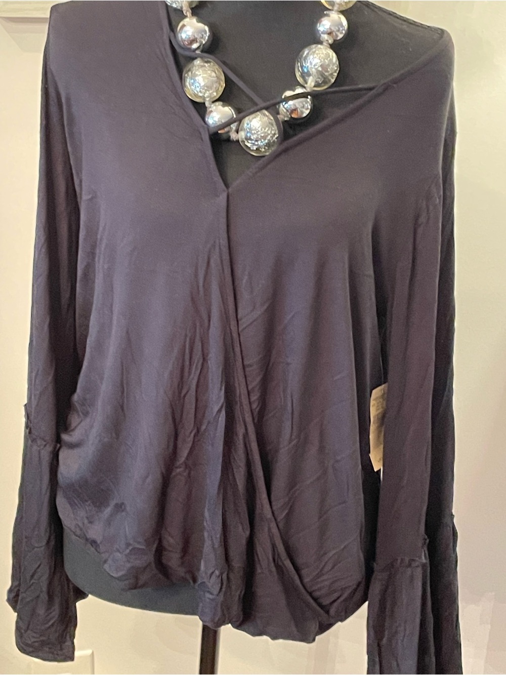 NWT American Eagle Outfitters Black Long-Sleeve Draped V-Neck Top Large